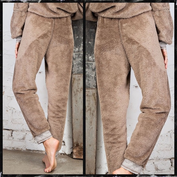 easel Pants & Jumpsuits Easel Ultra Lux Teddy Fur 2 Piece Hoodie